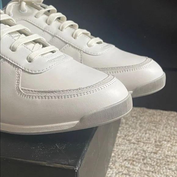 Hugo BOSS brand new Ivory Men's Sneakers size US 9 - Picture 3 of 10